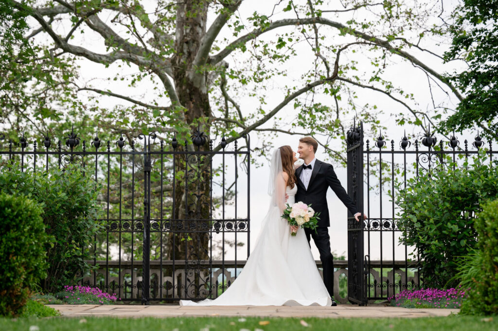 mellon park wedding photos • Five Popular and Perfect Places to Photograph Pittsburgh Couples