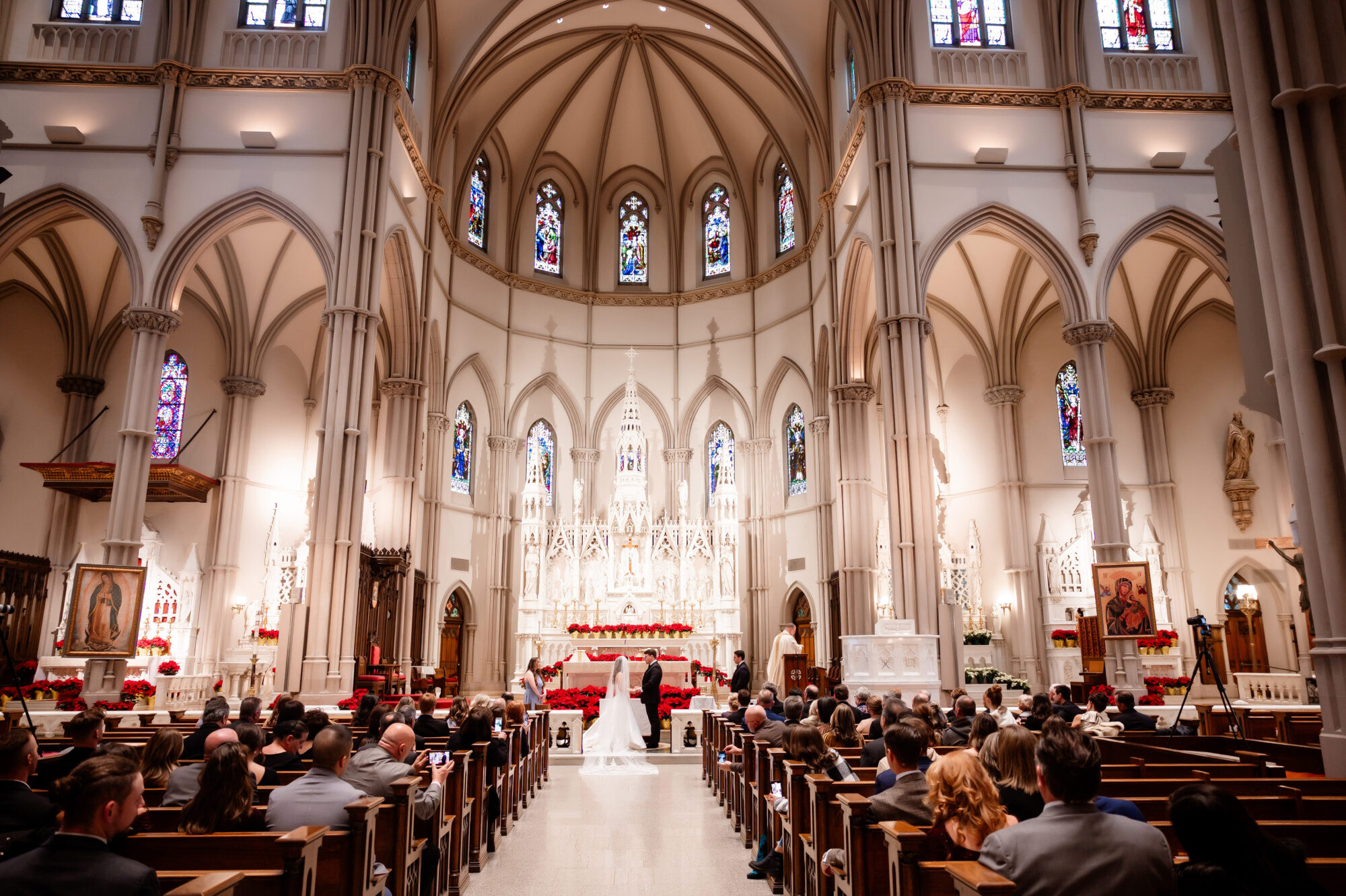 wedding ceremony at st paul cathedral pittsburgh • Stunning Duquesne Club Wedding Photos - An Elegant Wintery January Pittsburgh Marriage