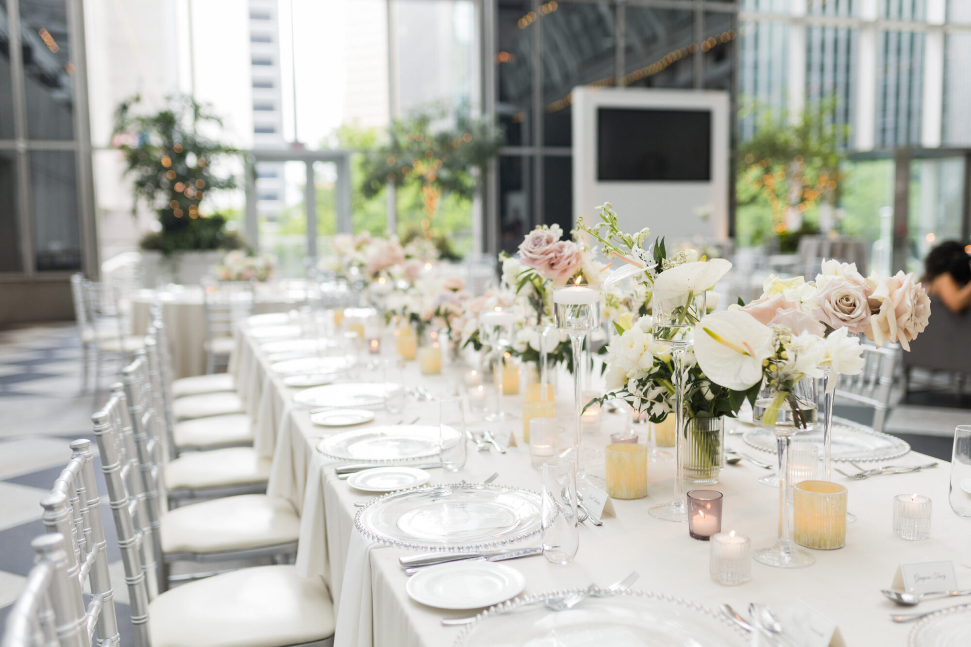 wedding reception at ppg wintergarden • PPG Wintergarden Weddings: Modern Glass-Walled Pittsburgh Receptions You'll Love!